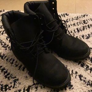 Black timberland boots